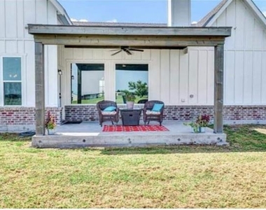 19040 Community Drive - Photo Thumbnail 3