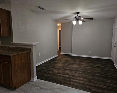 4412 Central Lane - Photo Thumbnail 6