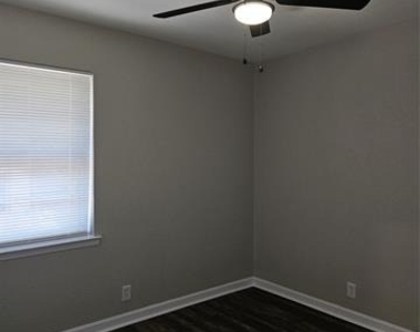 4412 Central Lane - Photo Thumbnail 13
