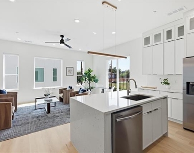 4315 San Jacinto Street - Photo Thumbnail 9