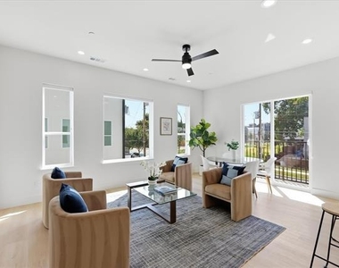 4315 San Jacinto Street - Photo Thumbnail 5