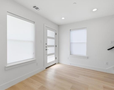 4315 San Jacinto Street - Photo Thumbnail 15