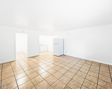 2417 E Campbell Avenue - Photo Thumbnail 8