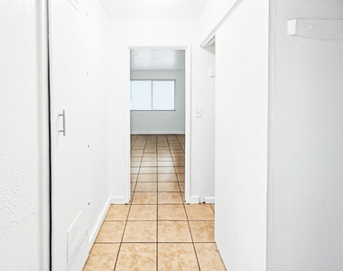 2417 E Campbell Avenue - Photo Thumbnail 5