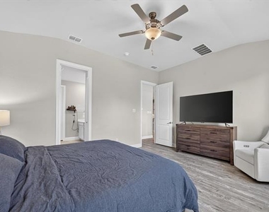 4129 Ranchero Drive - Photo Thumbnail 9