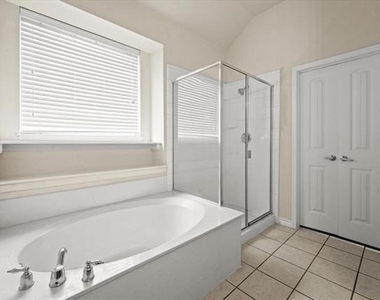 8204 Hitching Trail - Photo Thumbnail 11