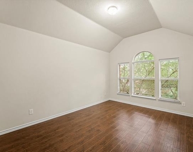 8204 Hitching Trail - Photo Thumbnail 15