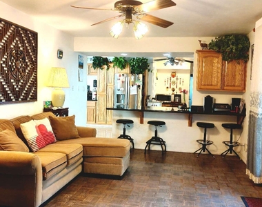 1802 E Claremont Street - Photo Thumbnail 2