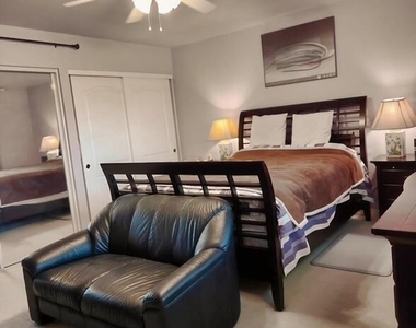 1802 E Claremont Street - Photo Thumbnail 5