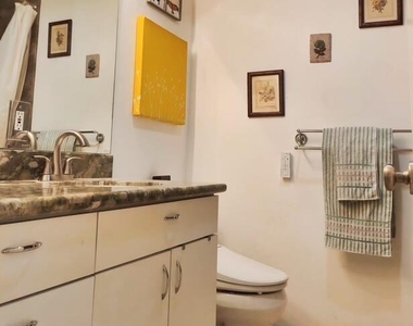 1802 E Claremont Street - Photo Thumbnail 9