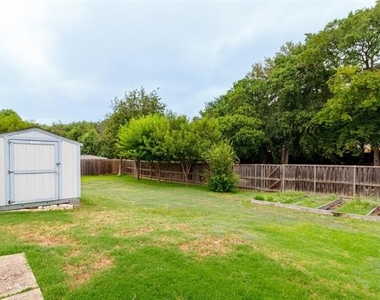 103 Westminister Avenue - Photo Thumbnail 36
