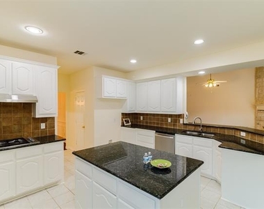 103 Westminister Avenue - Photo Thumbnail 19