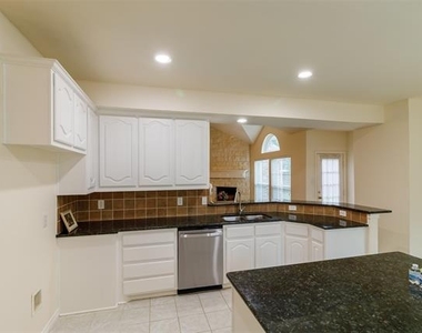 103 Westminister Avenue - Photo Thumbnail 18