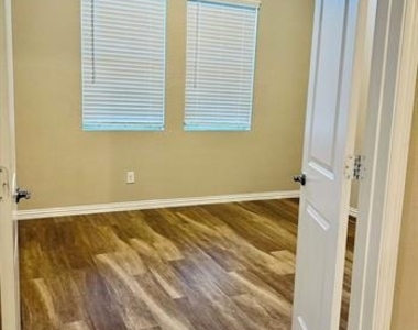 3706 Glenn Mews - Photo Thumbnail 14