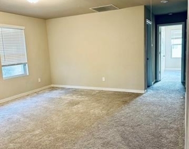 3706 Glenn Mews - Photo Thumbnail 24