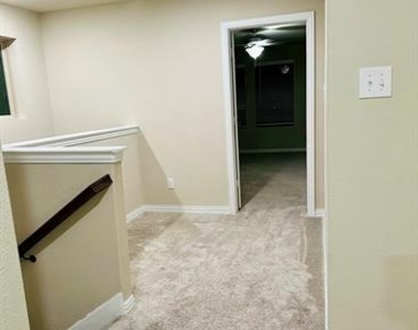 3706 Glenn Mews - Photo Thumbnail 16