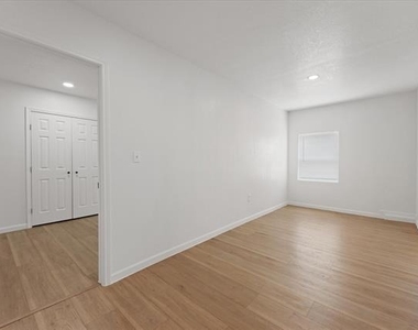 702 Lowe Drive - Photo Thumbnail 9