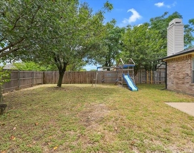 702 Lowe Drive - Photo Thumbnail 16
