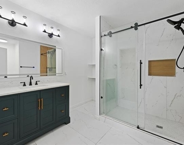 702 Lowe Drive - Photo Thumbnail 13