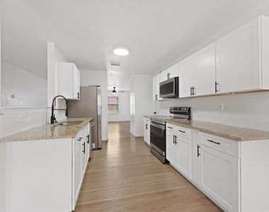 702 Lowe Drive - Photo Thumbnail 10