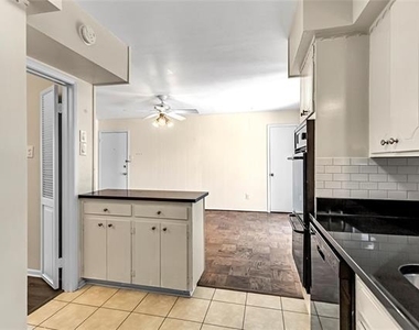 5835 E University Boulevard - Photo Thumbnail 13