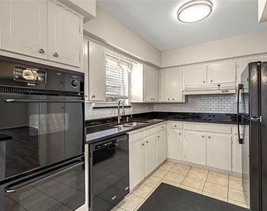 5835 E University Boulevard - Photo Thumbnail 14