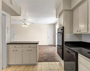 5835 E University Boulevard - Photo Thumbnail 16