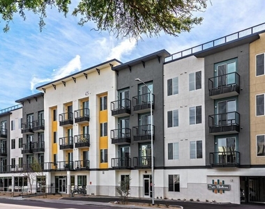 425 W Osborn Road - Photo Thumbnail 1