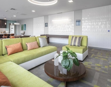 425 W Osborn Road - Photo Thumbnail 16