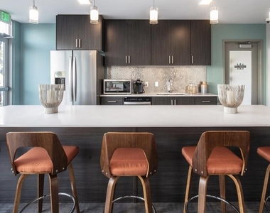 425 W Osborn Road - Photo Thumbnail 19