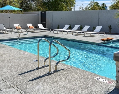 425 W Osborn Road - Photo Thumbnail 12