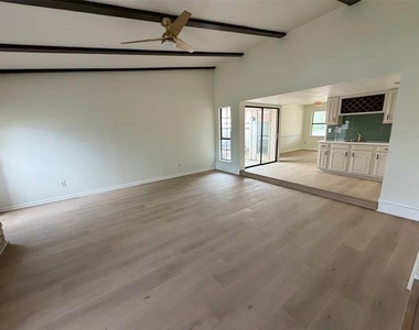 5221 Reed Drive - Photo Thumbnail 5