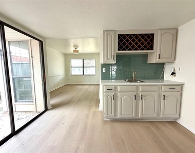 5221 Reed Drive - Photo Thumbnail 13