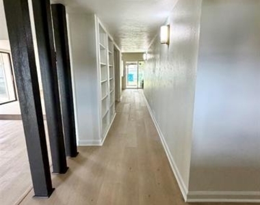 5221 Reed Drive - Photo Thumbnail 2