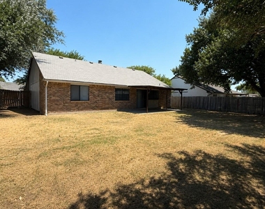 3824 Hackberry Lane - Photo Thumbnail 11