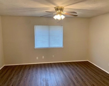 3824 Hackberry Lane - Photo Thumbnail 6