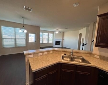 3729 Caladium Lane - Photo Thumbnail 8