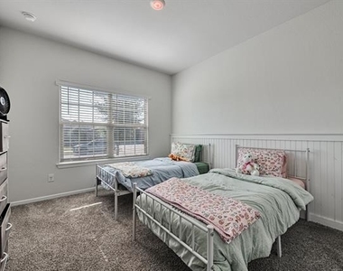 8305 Twisted Pine Way - Photo Thumbnail 11