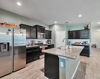 8305 Twisted Pine Way - Photo Thumbnail 7