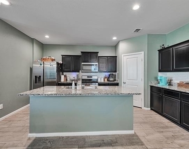 8305 Twisted Pine Way - Photo Thumbnail 5