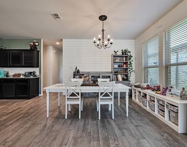 8305 Twisted Pine Way - Photo Thumbnail 3