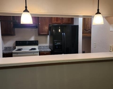 324 Valley Park Drive - Photo Thumbnail 8