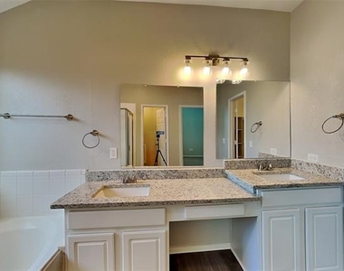 1626 Mallard Drive - Photo Thumbnail 9