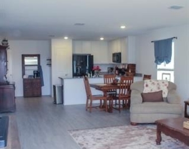 5840 Cherry Hollow Way - Photo Thumbnail 9