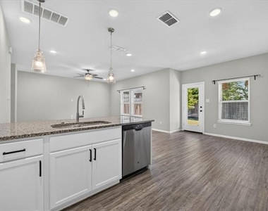 3348 Duncan Way - Photo Thumbnail 11