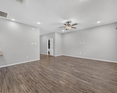 3348 Duncan Way - Photo Thumbnail 7