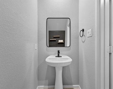 3348 Duncan Way - Photo Thumbnail 12