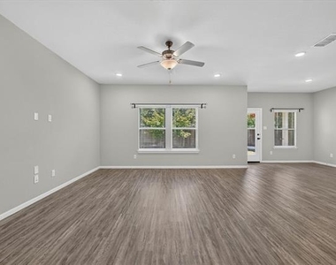 3348 Duncan Way - Photo Thumbnail 4