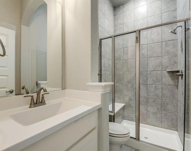 1112 Putman Drive - Photo Thumbnail 12