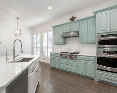 921 Pine Burst Drive - Photo Thumbnail 12